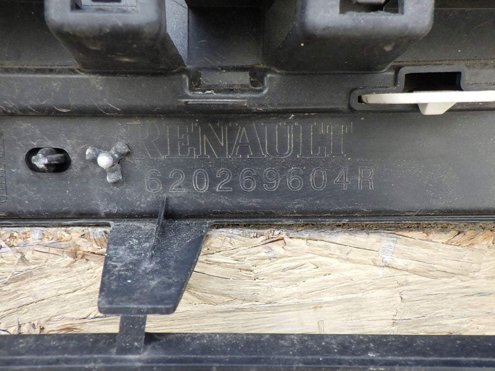 RENAULT CAPTUR LIFT 17- Front Bumper