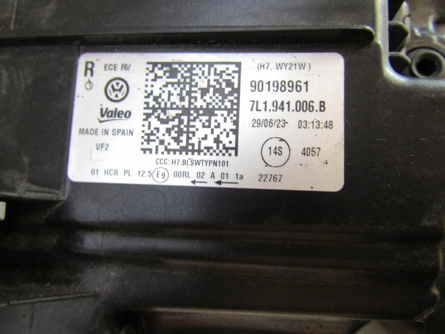 VW T6 TRANSPORTER HEADLIGHT LIFT STANDARD 7L1 T6.1 RH 19-23 7L1941006B