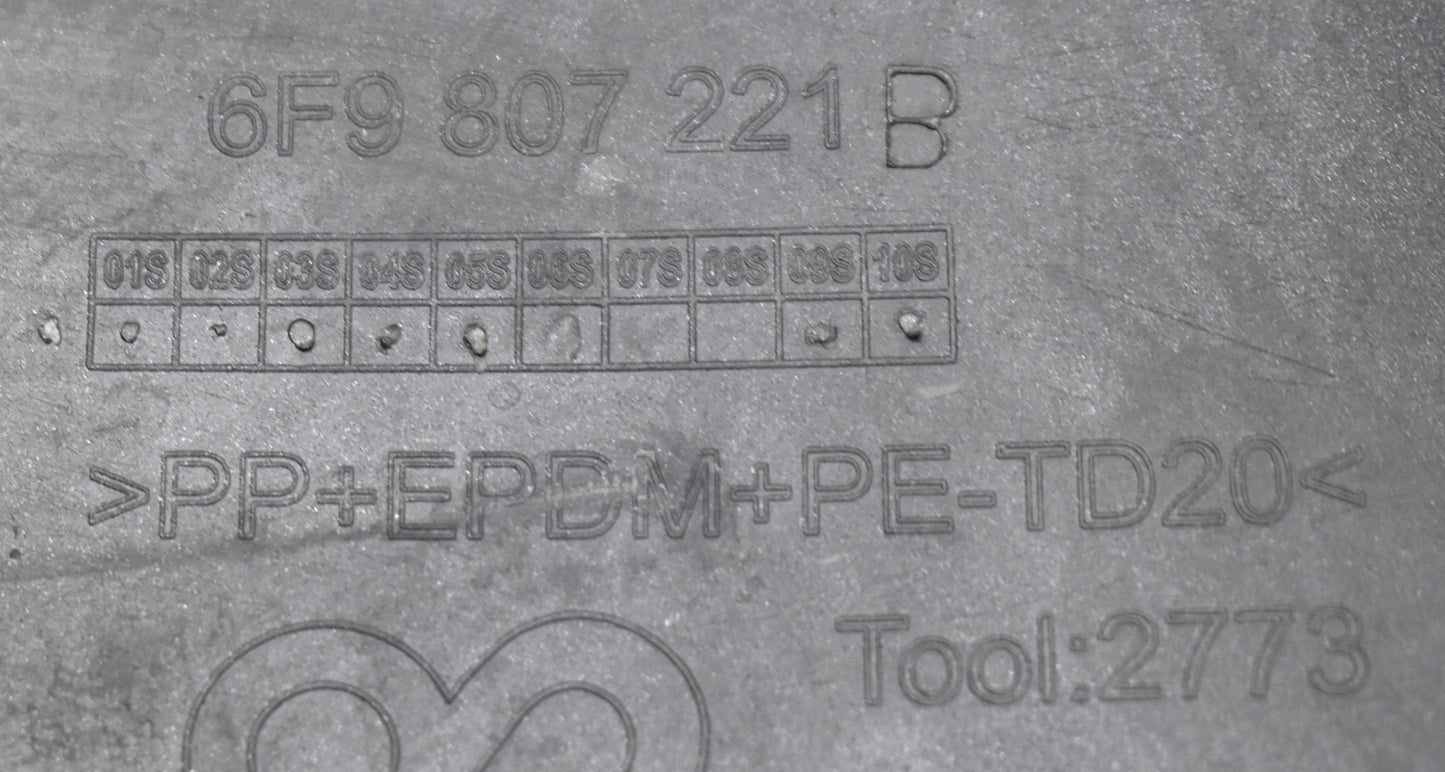 SEAT ARONA 6F9 FRONT BUMPER ORG + GRILLE + BOTTOM