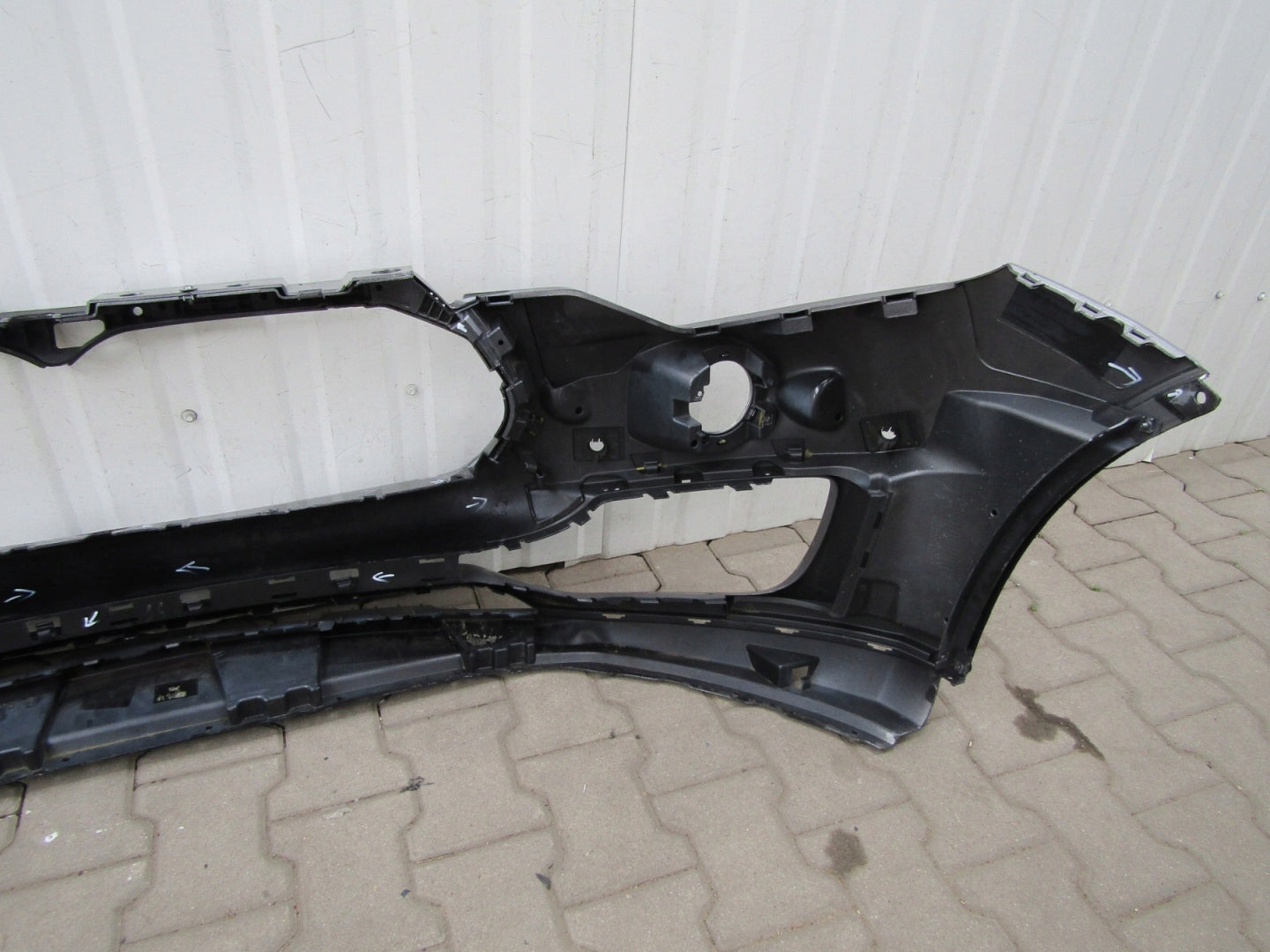 MASERATI LEVANTE 16- Front Bumper