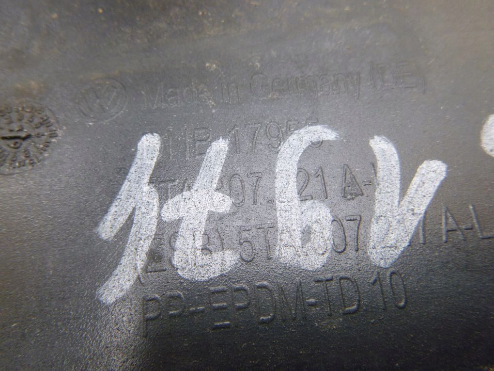 VW TOURAN 5TA 15- Front Bumper