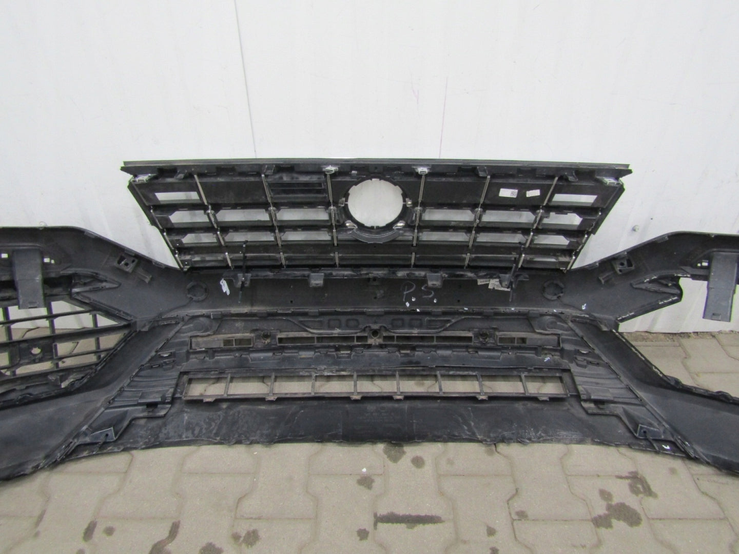 VW Touareg 3 III R-Line 760 18- Front Bumper