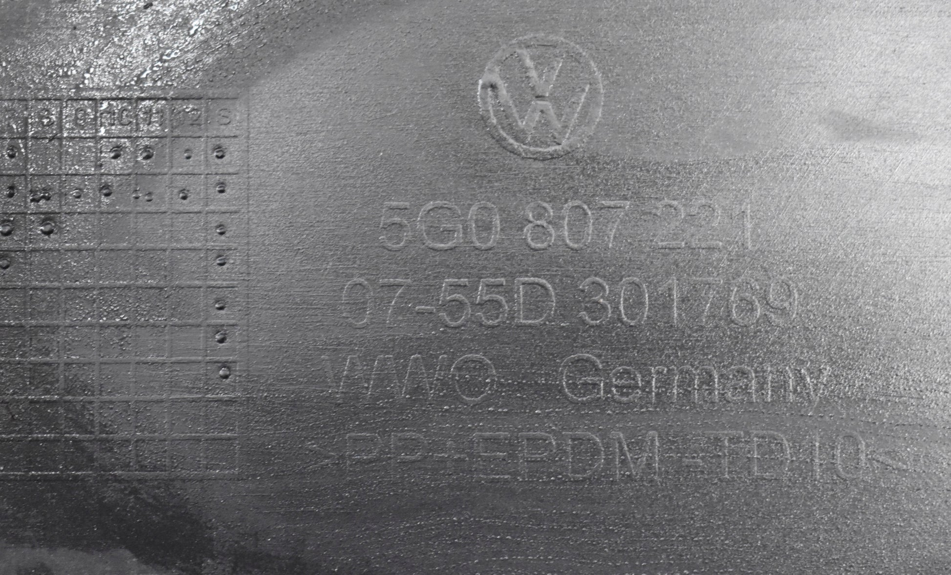 VW GOLF VII 5G FRONT BUMPER EXCELLENT CONDITION ORIGINAL + UNDERSIDE