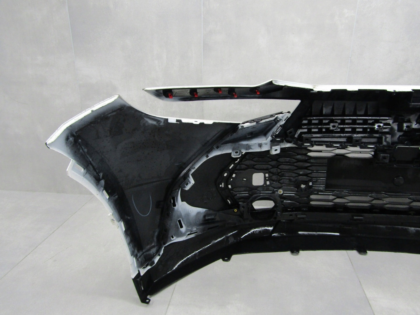 TOYOTA C-HR CHR II 23- Front Bumper (+ reinforcement)