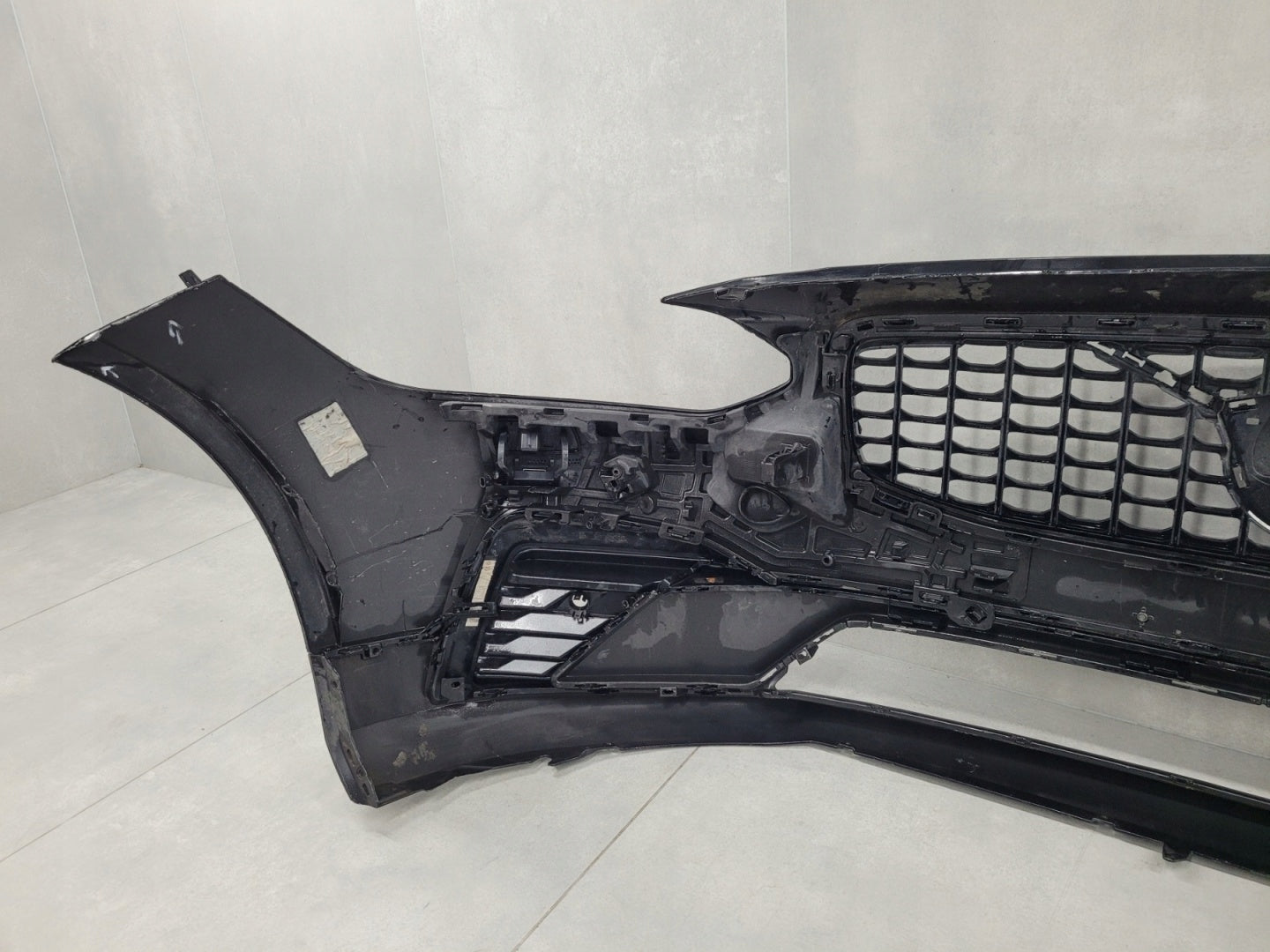 Front Bumper Volvo S90 V90 R Design Lift 20-