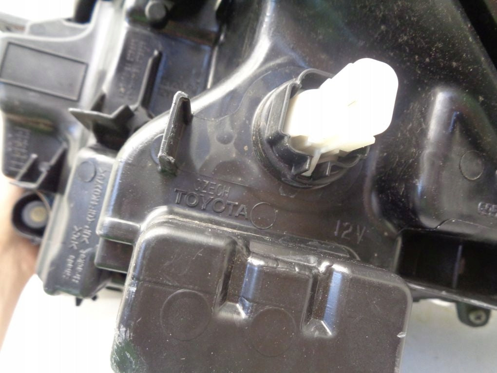 TOYOTA YARIS 4 IV P21 FULL LED 20- RIGHT HEADLIGHT