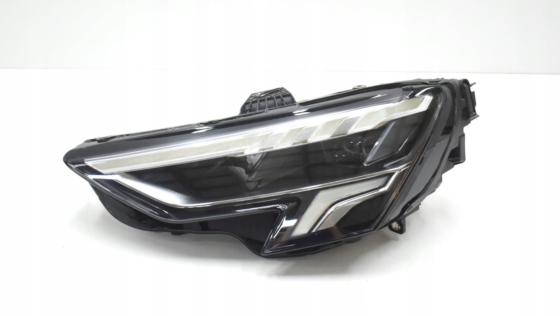 AUDI A3 8Y LEFT FRONT HEADLIGHT GENUINE FULL LED EU 8Y0941033