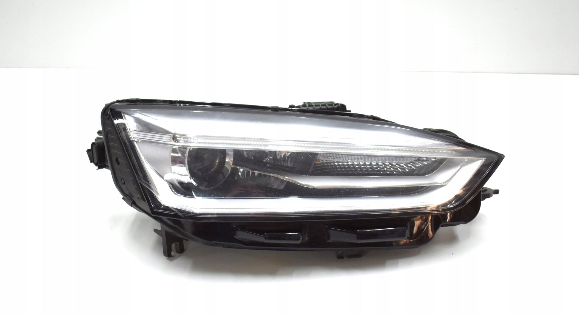 AUDI A5 8W6 RIGHT FRONT HEADLIGHT ORG EU XENON 8W6941006C