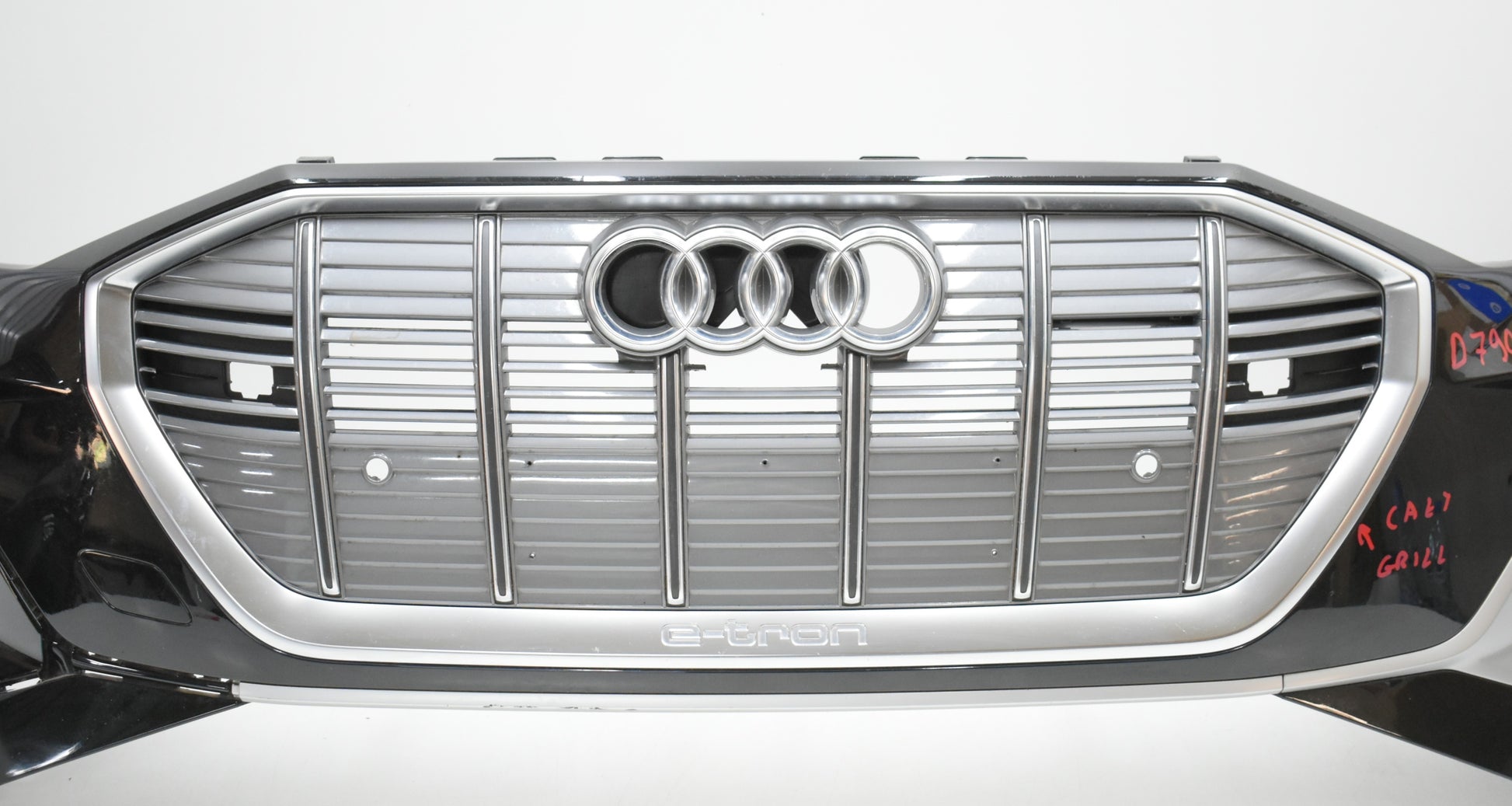 AUDI E TRON 4KE S LINE FRONT BUMPER ORG + GRILLE