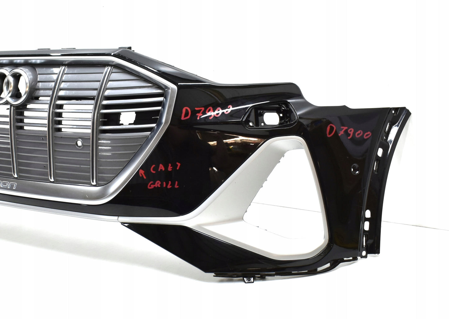 AUDI E TRON 4KE S LINE FRONT BUMPER ORG + GRILLE