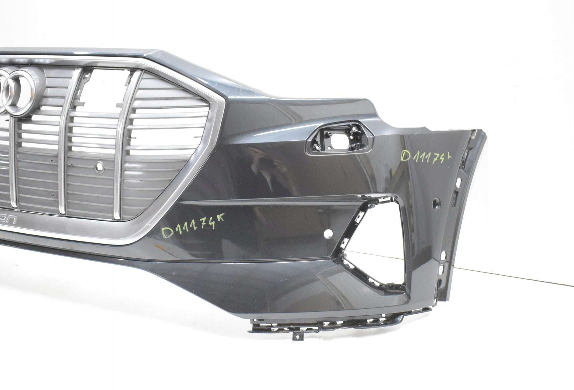 AUDI E TRON 4KE FRONT BUMPER ORG