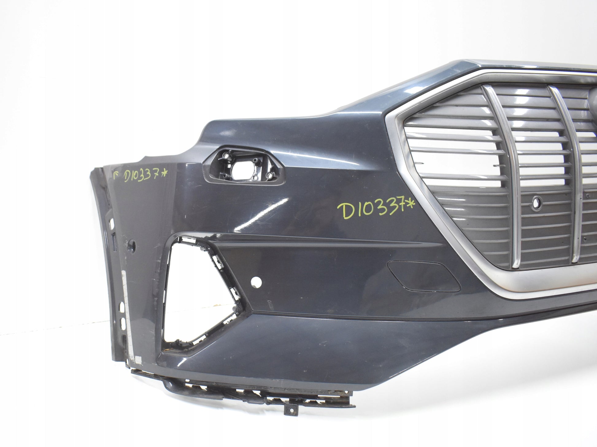 AUDI E TRON 4KE FRONT BUMPER ORG