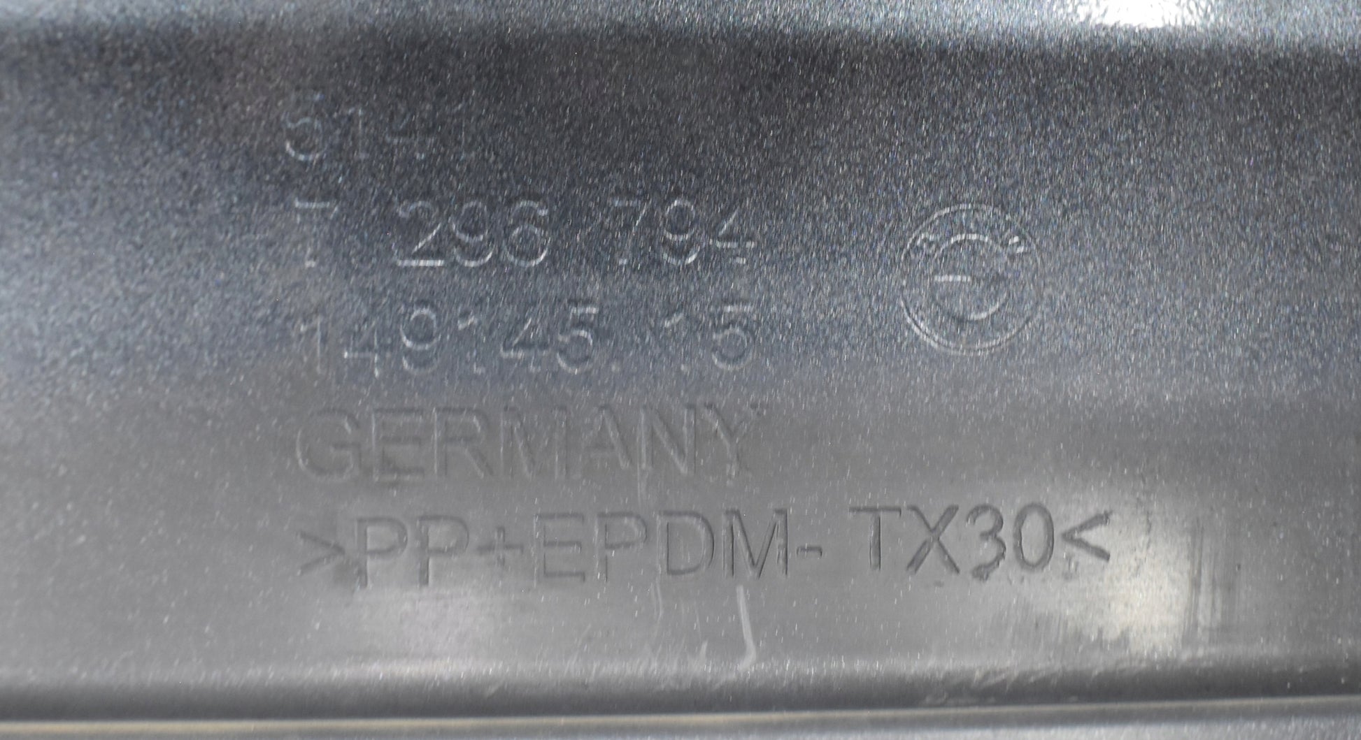 BMW I3 LEFT FRONT DOOR PANEL SHELL