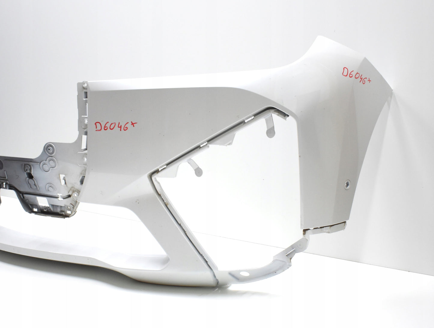 BMW IX IX20 M PACKAGE FRONT BUMPER ORG + FRAME