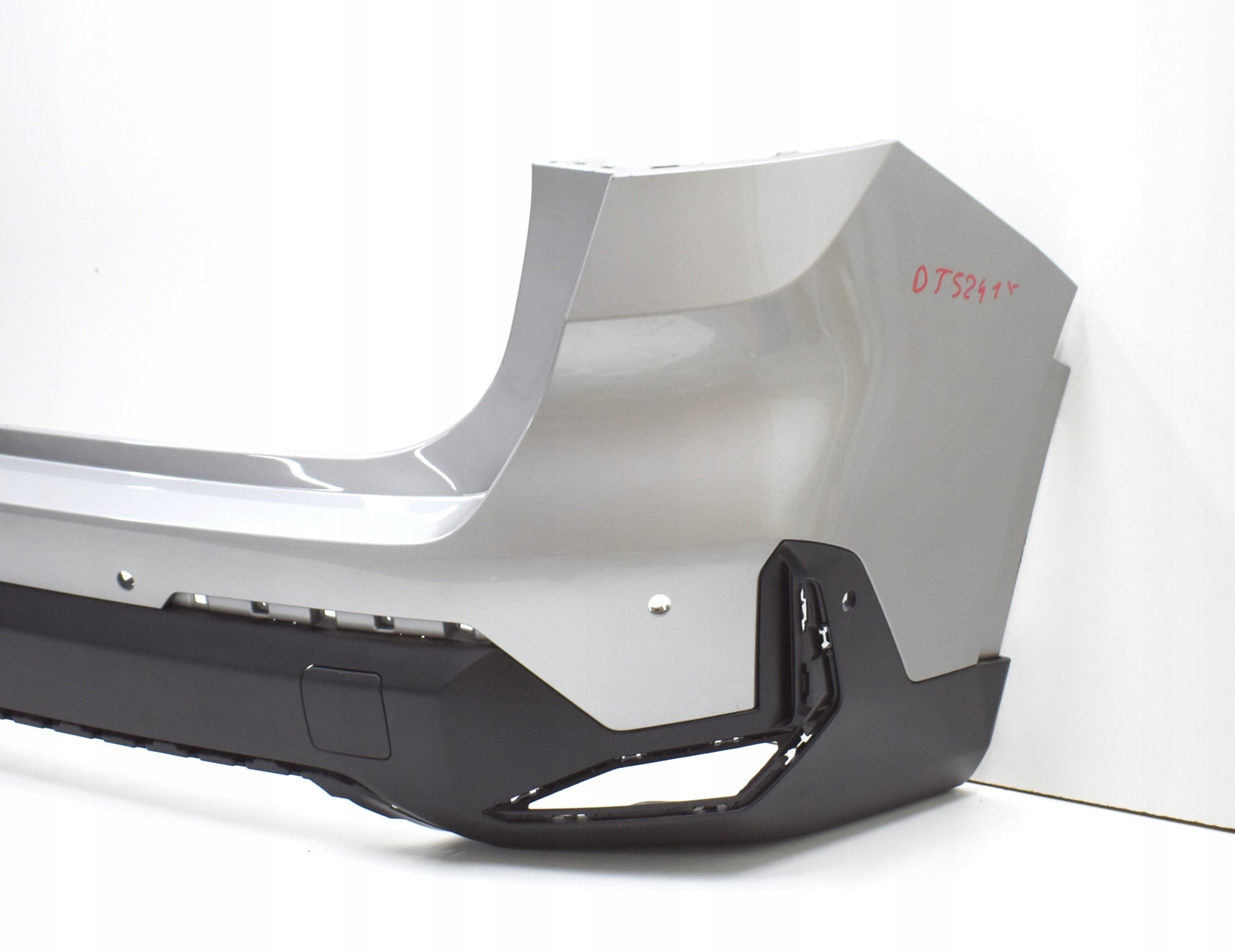 BMW X1 U11 REAR BUMPER ORG STANDARD + BOTTOM