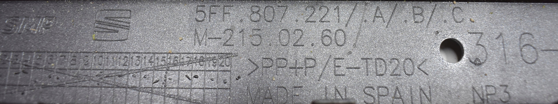 CUPRA FORMENTOR 5FF FRONT BUMPER ORG + GRILLE