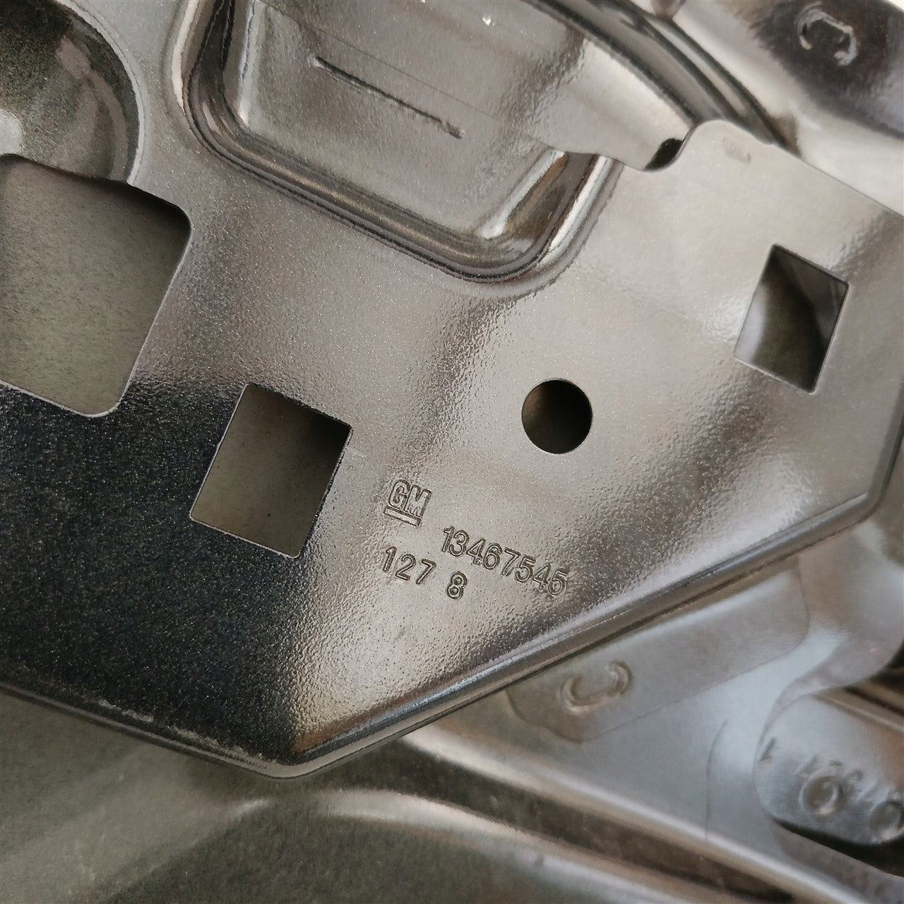 LEFT FRONT DOOR OPEL CROSSLAND 13467545