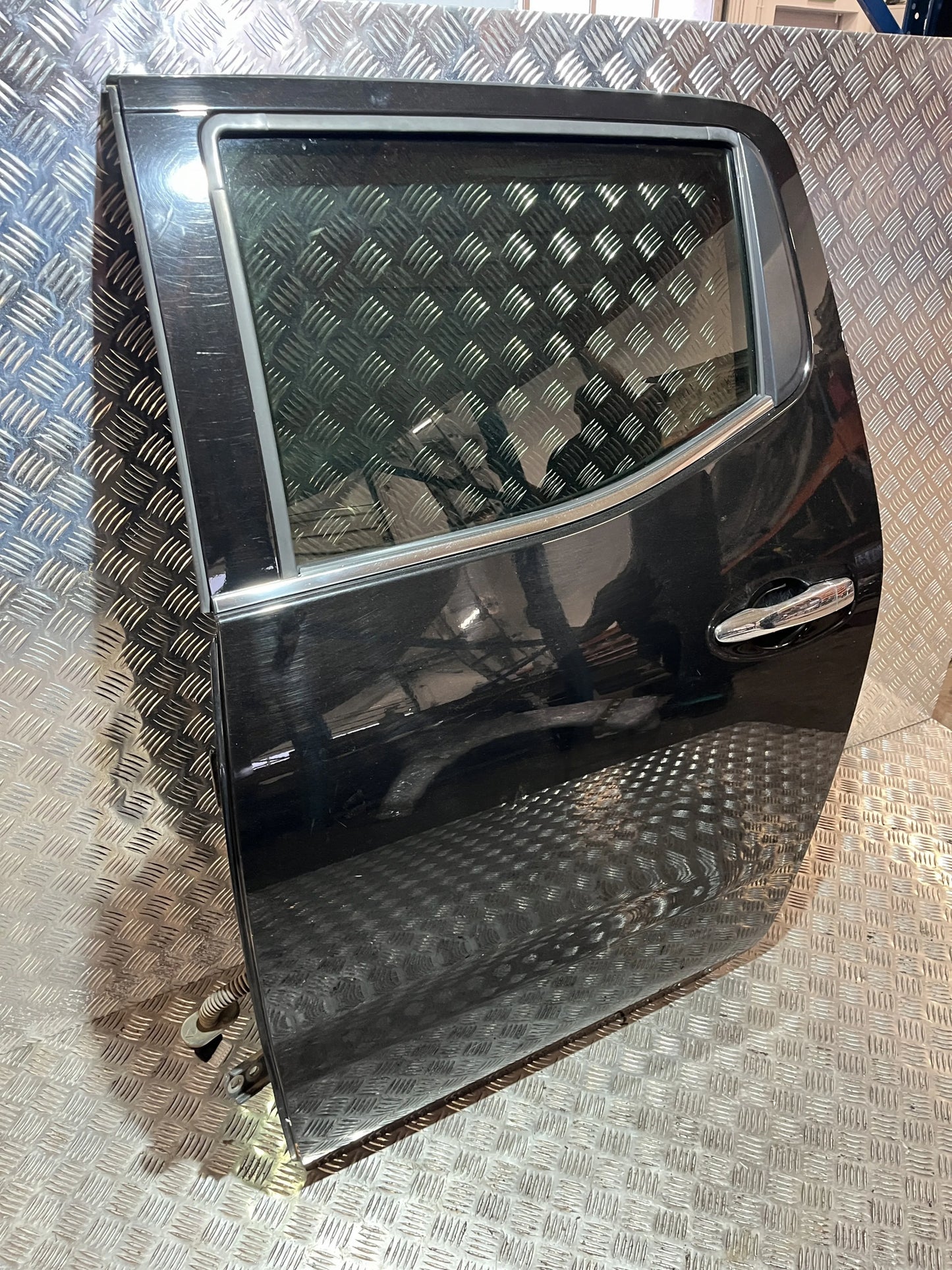 LEFT REAR DOOR FOR NISSAN NAVARA NP300 D23 15-