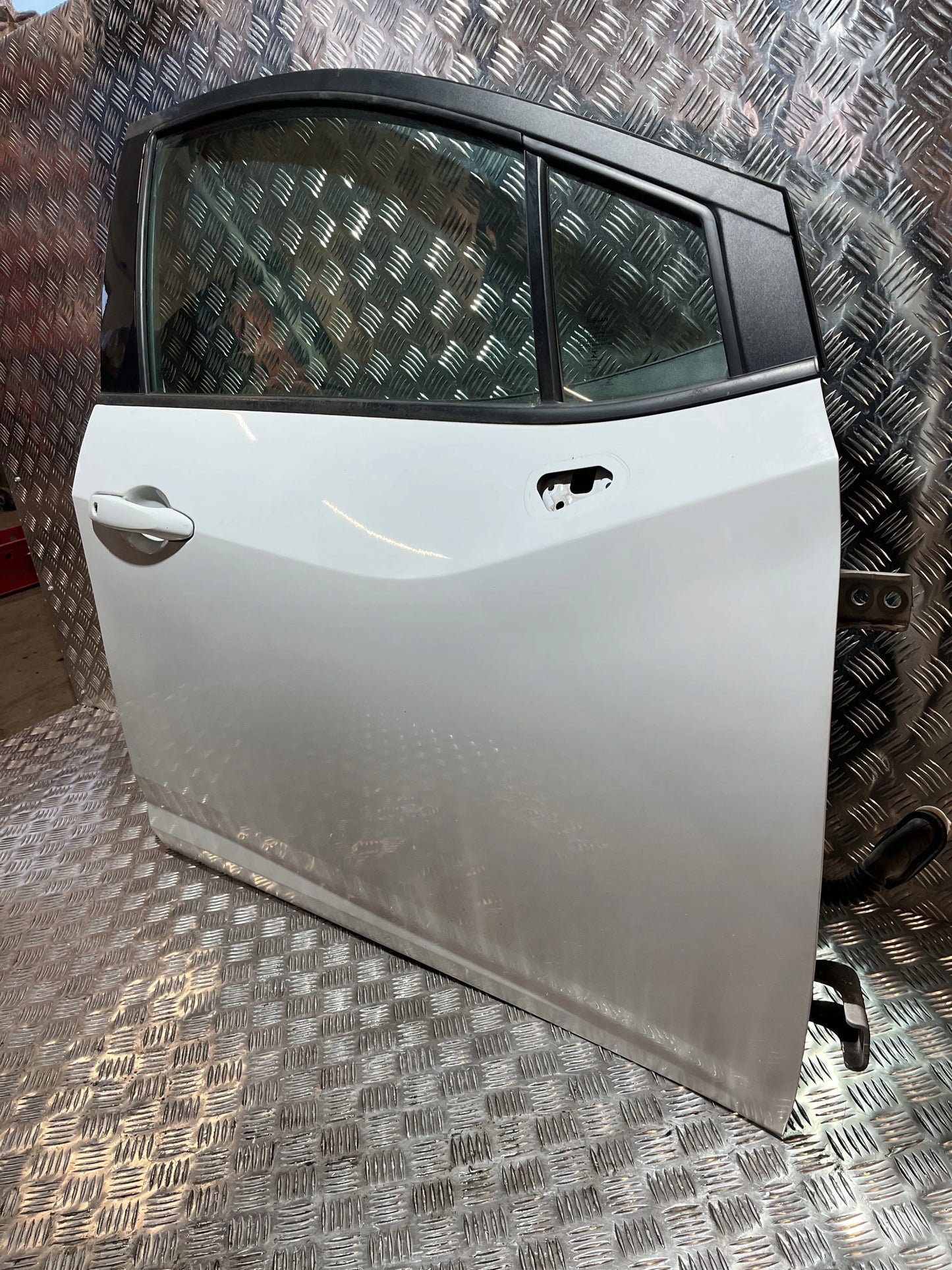FRONT RIGHT DOOR NISSAN MICRA V K14 17- ZY2