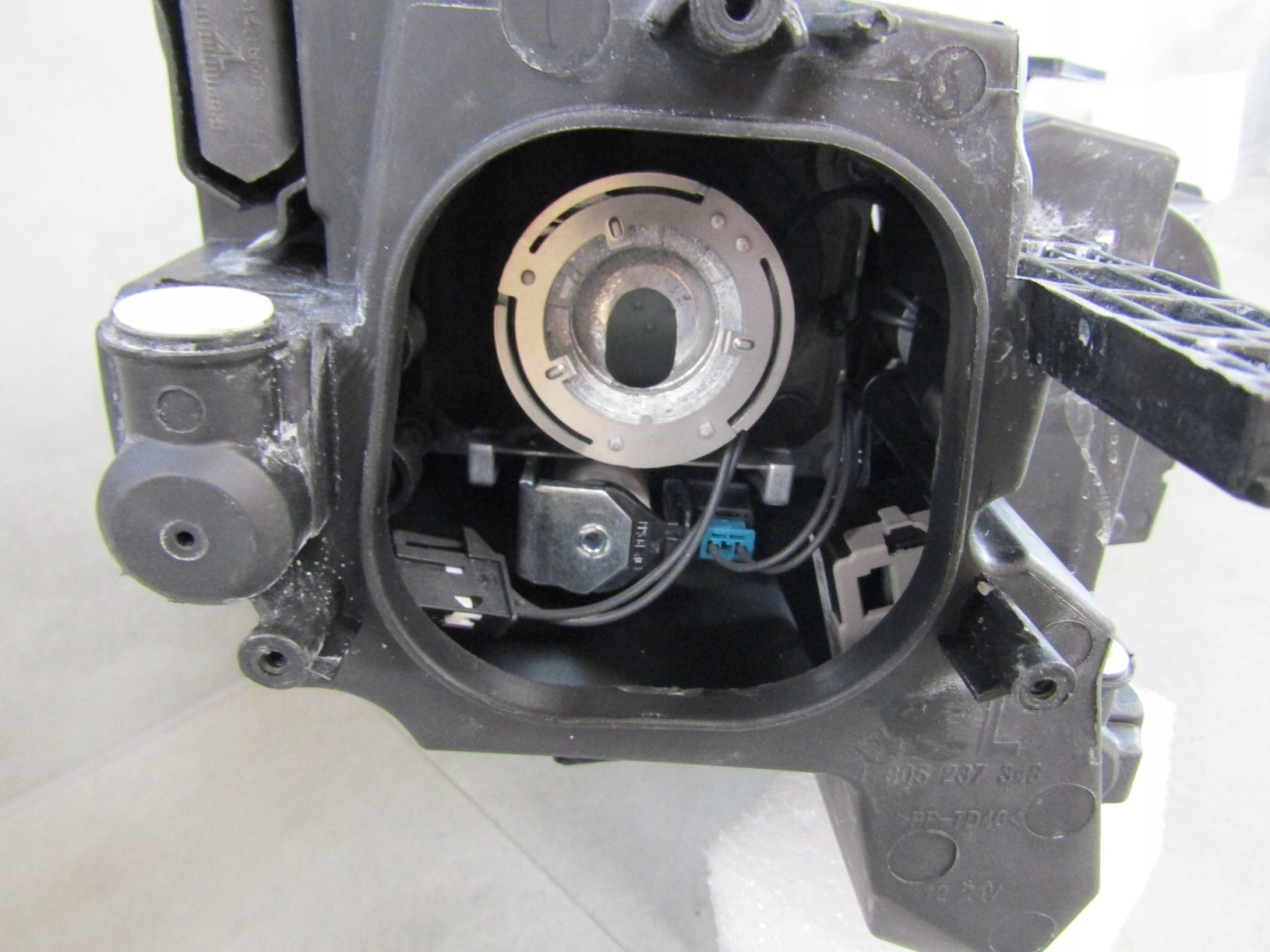 AUDI A4 B9 XENON HEADLIGHT 15-19 LH 8W0941005