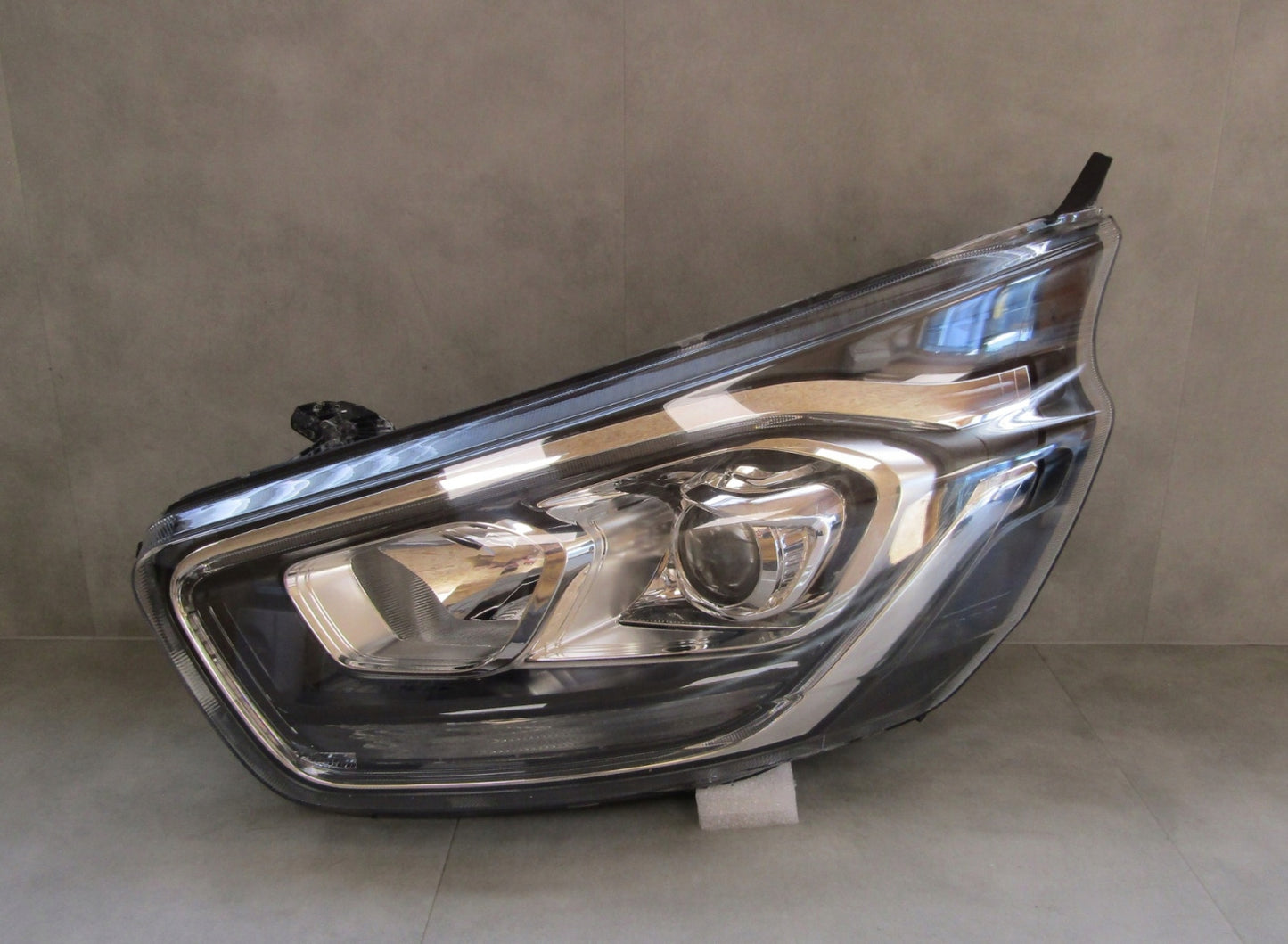 HEADLIGHT FORD TRANSIT CUSTOM LIFT STANDARD LED LENS 17-23 LH