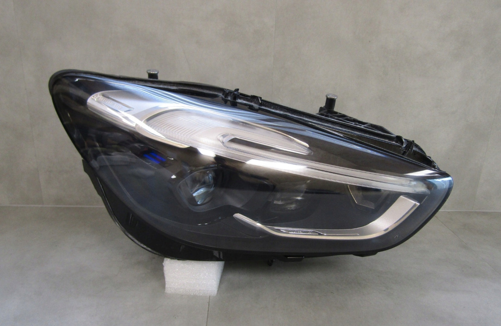 MERCEDES B CLASS W247 LIFT MULTIBEAM 23- HEADLIGHT RH A2479061404