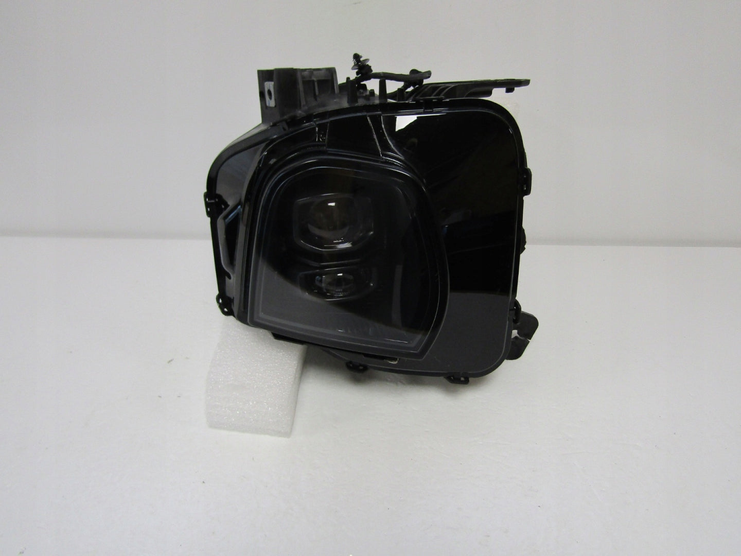 FRONT LAMP NIO ET5 LED HALOGEN 22- RH