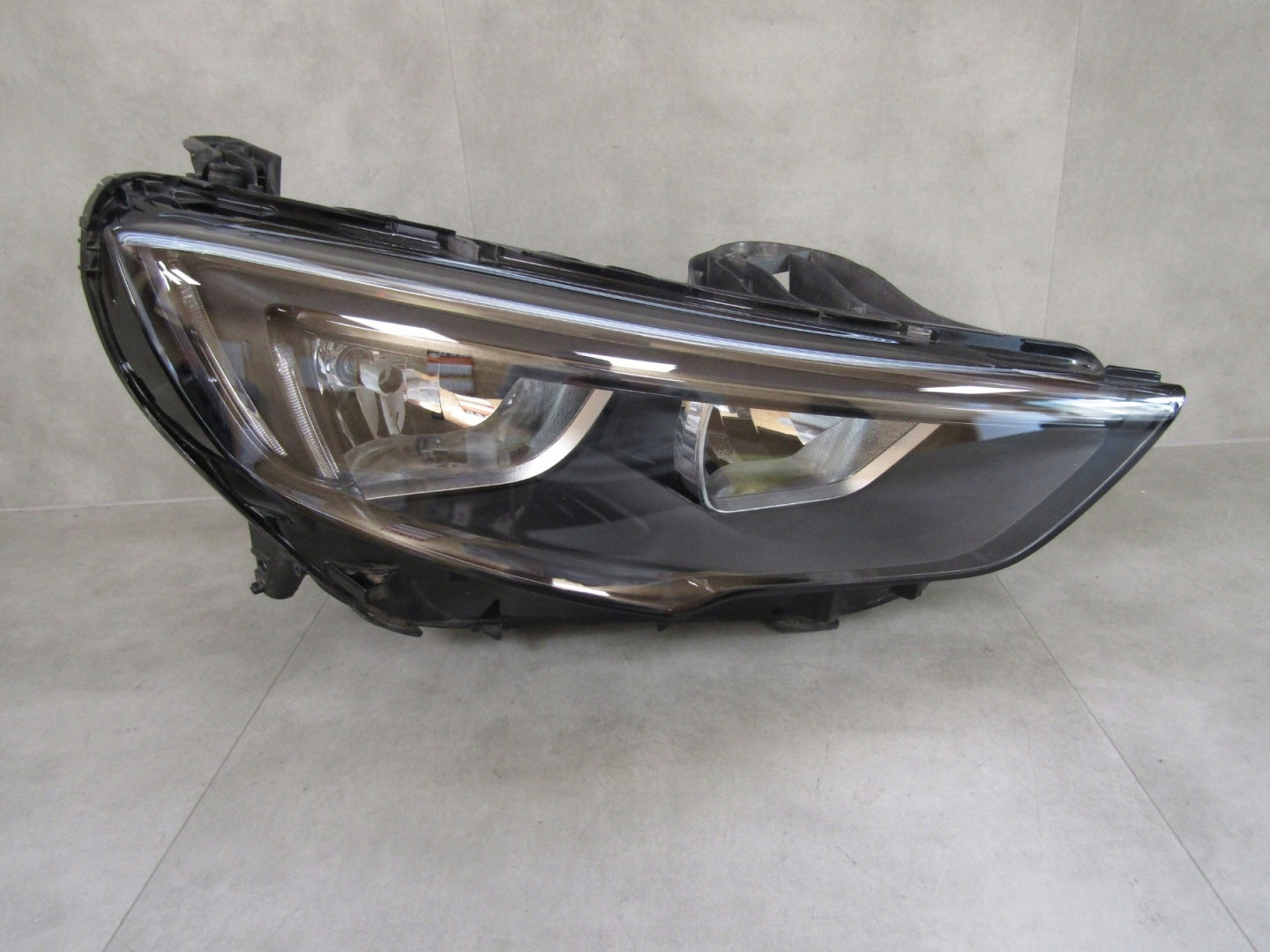 HEADLIGHT OPEL INSIGNIA B STANDARD WITH LED RH RIGHT 17-20 39154595