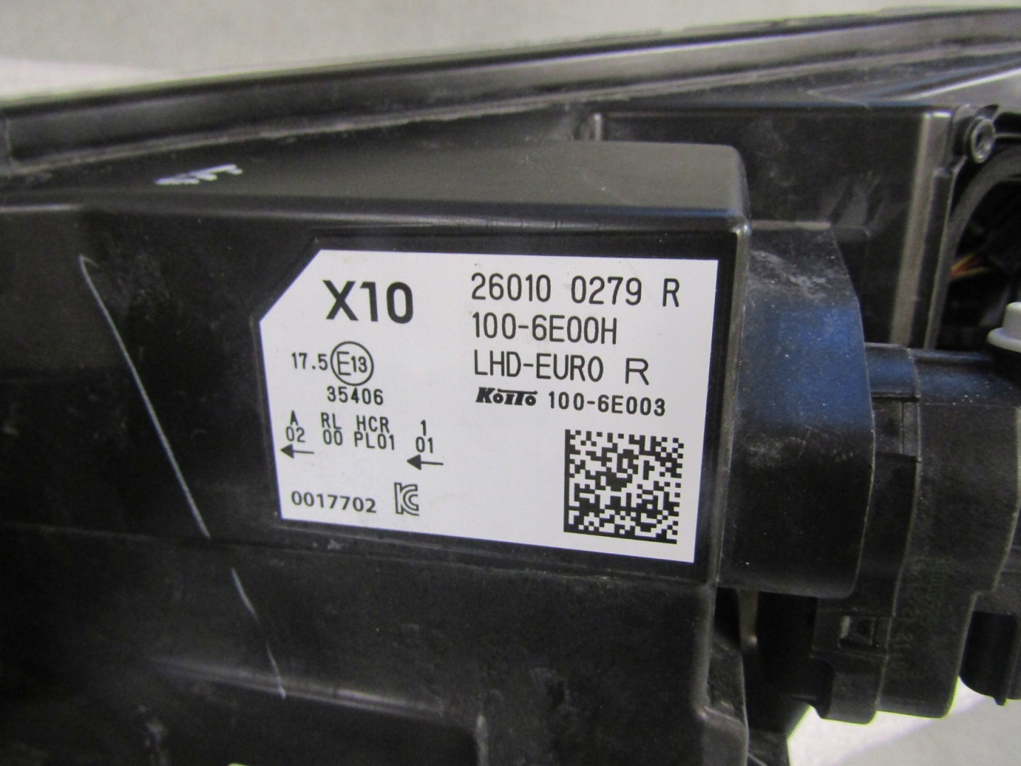 FRONT HEADLIGHT RENAULT ZOE FACELIFT FULL LED 19- RH 260100279R