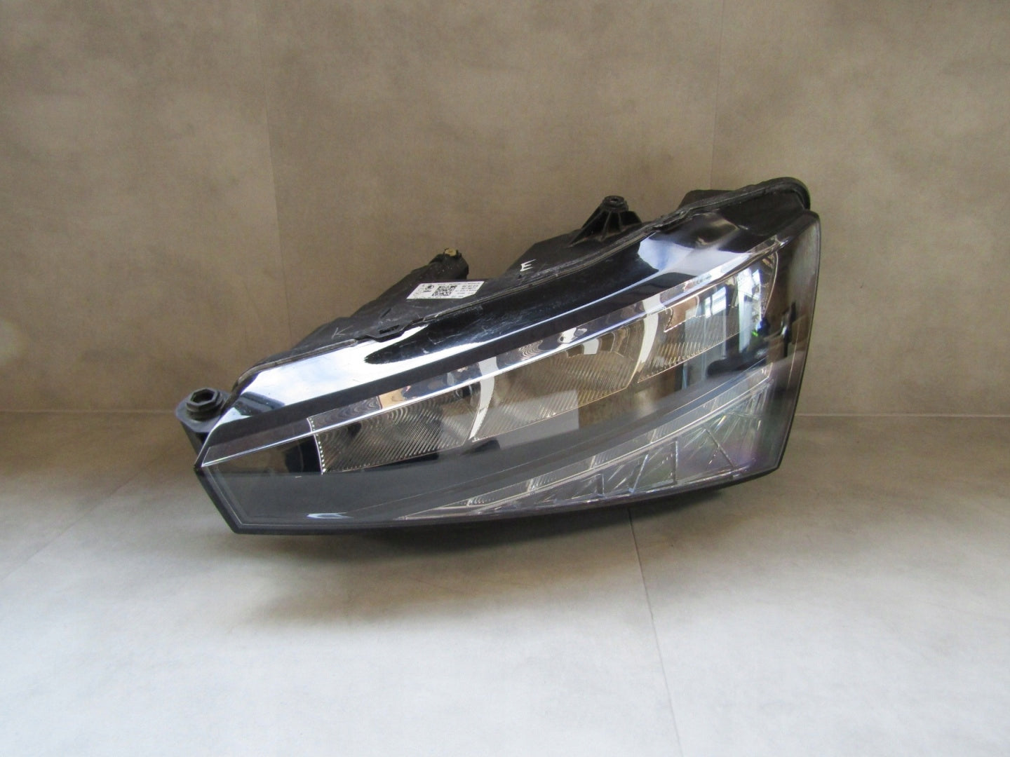 FRONT LAMP SKODA SCALA LED 19-23 LH 657941015