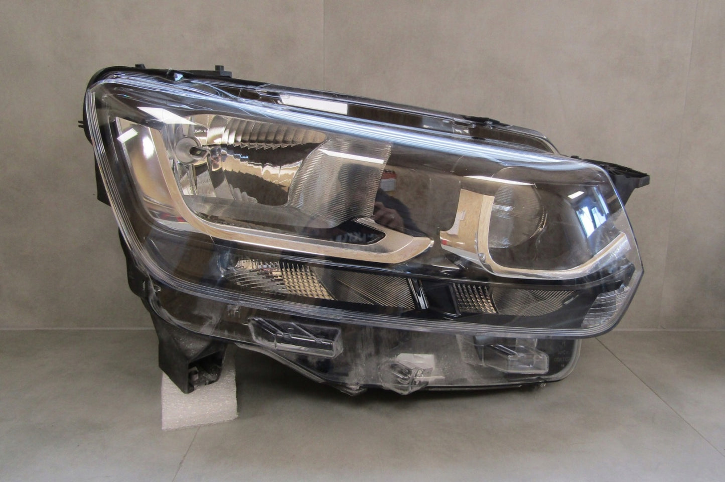 HEADLIGHT TOYOTA PROACE CITY STANDARD RH 19- 9835780580