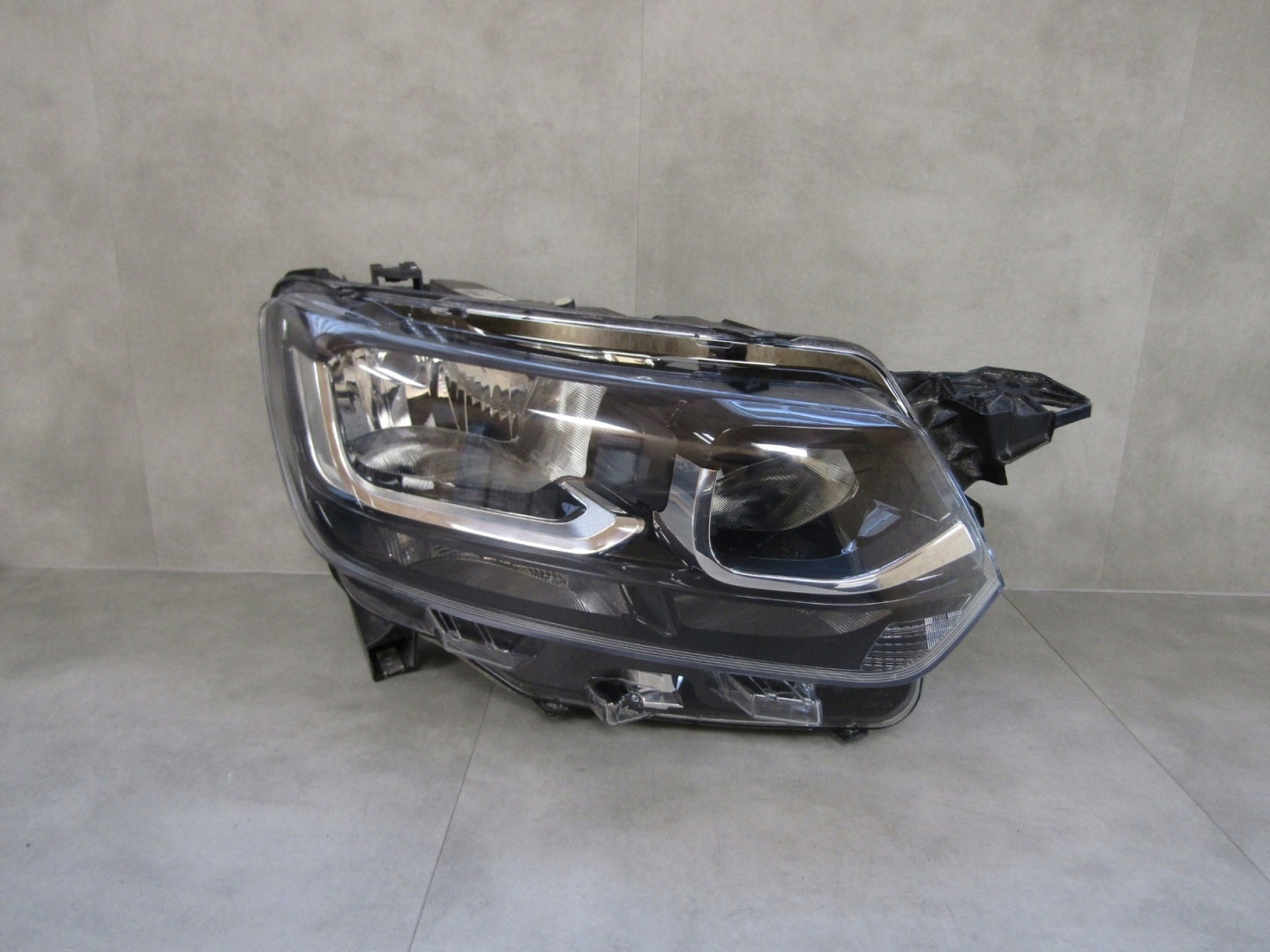HEADLAMP TOYOTA PROACE CITY REGULAR RH RIGHT 19- 9835780580