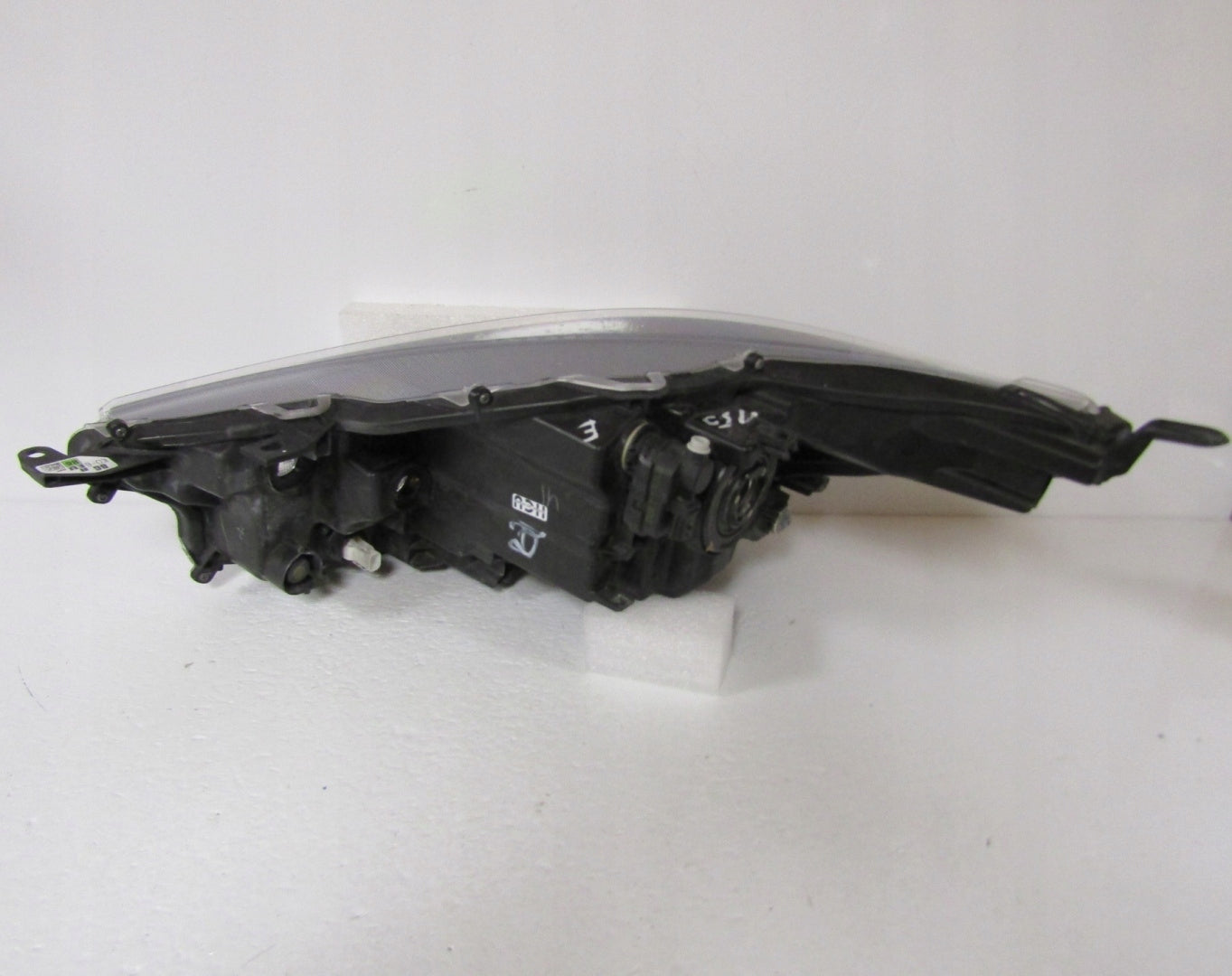 TOYOTA YARIS 4 IV HEADLIGHT STANDARD LENS 20- / MAZDA 2 22- RH