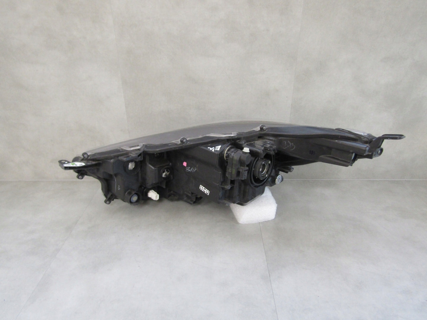 TOYOTA YARIS 4 IV HEADLIGHT STANDARD LENS 20- / MAZDA 2 22- RH