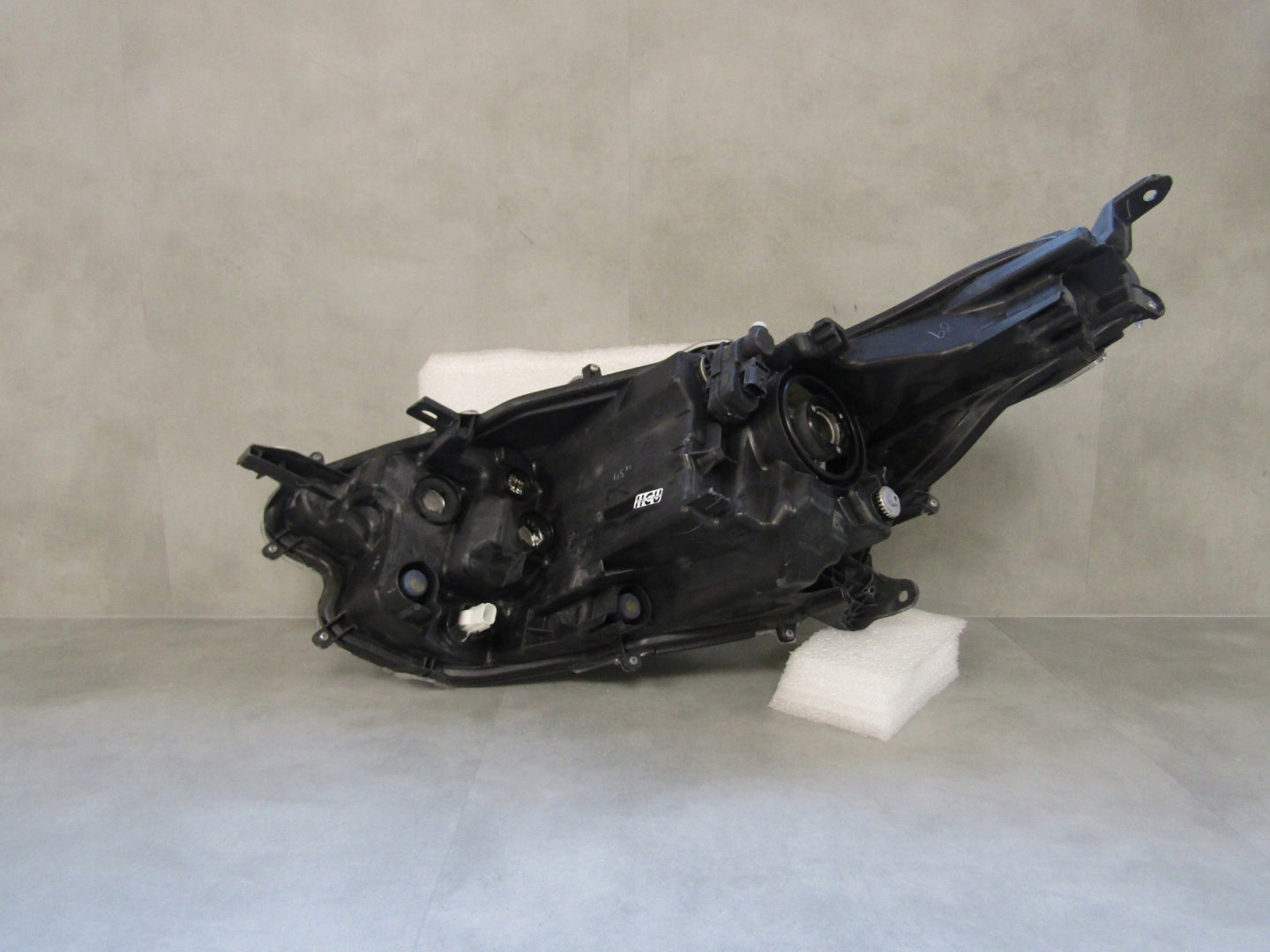 TOYOTA YARIS 4 IV HEADLIGHT STANDARD LENS 20- / MAZDA 2 22- RH