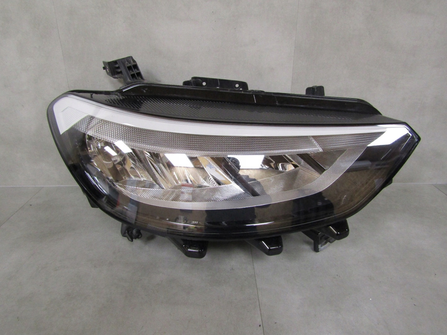 FRONT HEADLIGHT VOLKSWAGEN ID3 FULL LED RH RIGHT 10B941006C