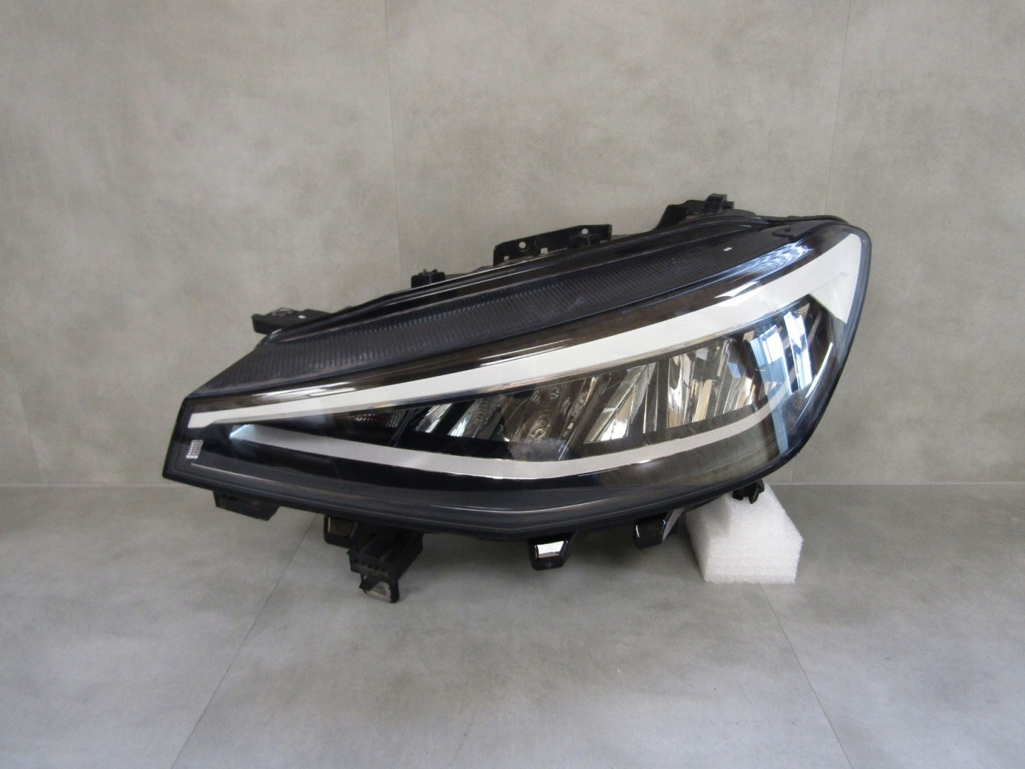 VW ID.4 ID5 LED HEADLIGHT 20- LEFT LH 11B941005