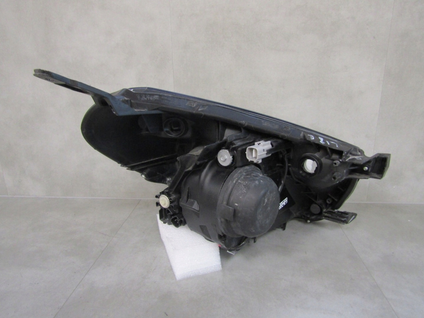 Aston Martin Cygnet 11-13 Front Lamp | Standard Lens | LH | Left | KOITO 74-1