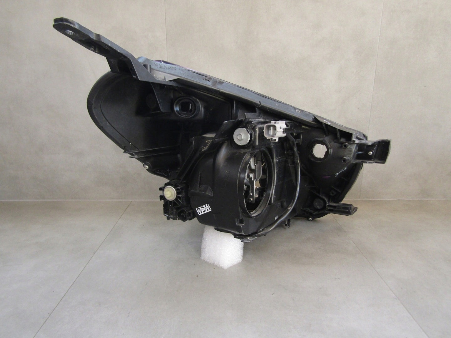 Aston Martin Cygnet 11-13 Front Lamp | Standard Lens | LH | Left | KOITO 74-1