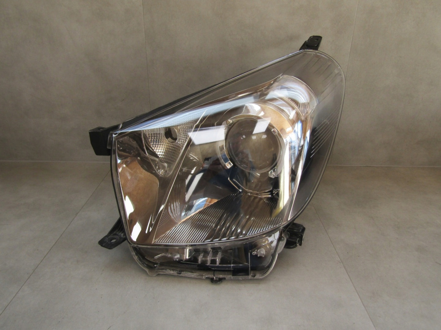 Aston Martin Cygnet 11-13 Front Lamp | Standard Lens | LH | Left | KOITO 74-1