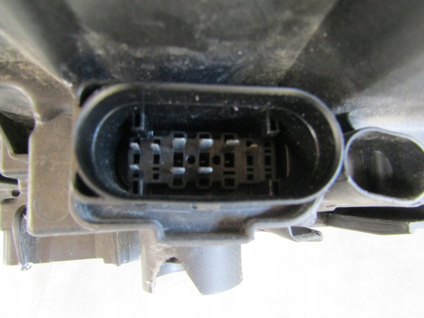 Audi A3 8V E-TRON LIFT XENON HEADLIGHT 16-20 RH 8V0941006H