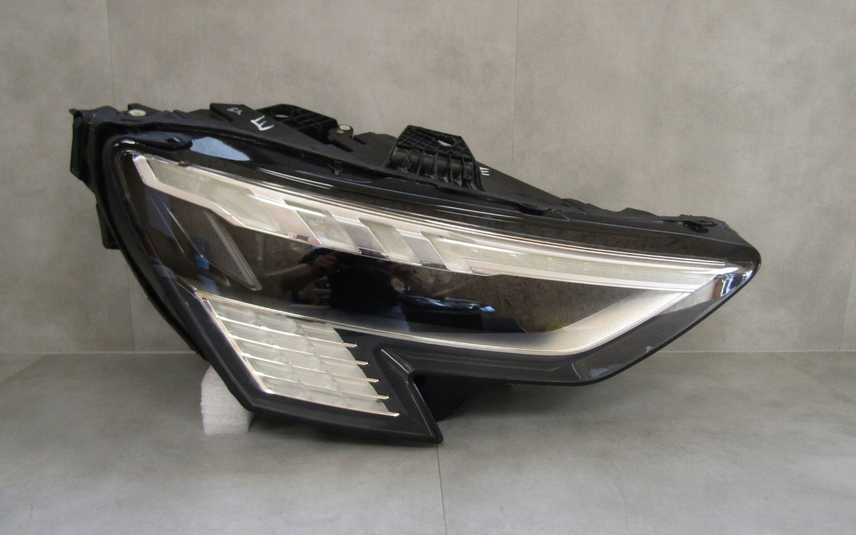 Audi A3 8Y0 FULL LED MATRIX 20- RH RIGHT Headlight