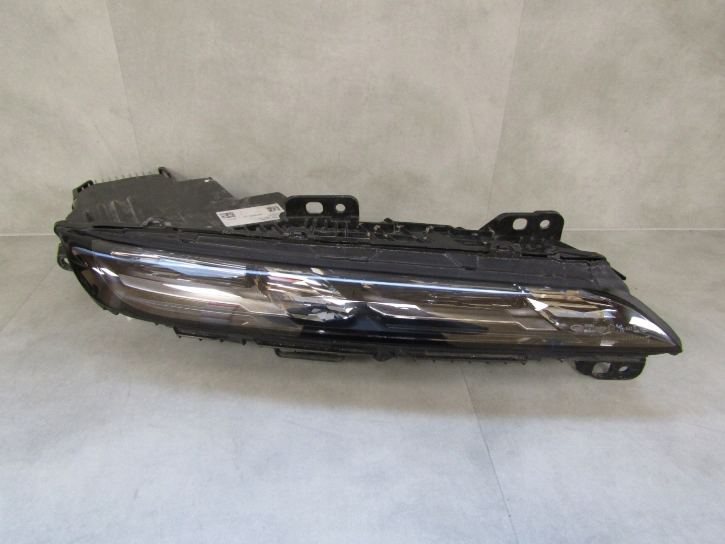 BMW 7 G70 LED DRL SVAROWSKI RH 22- 9879936 Headlight