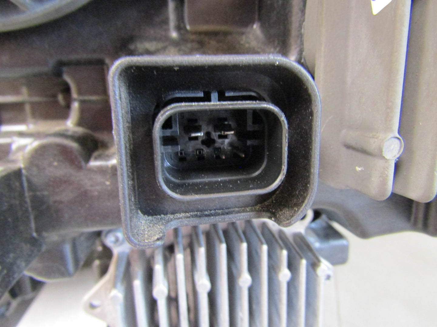 BMW IX I20 LASER 21- RH 5A3CEA2 Headlight