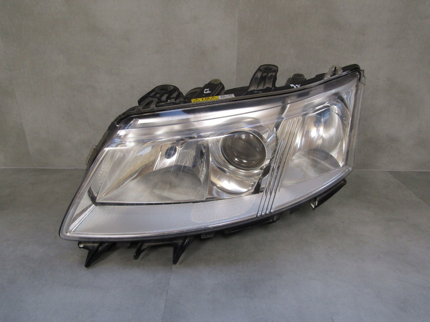 Headlight Saab 9-3 93 II XENON LH 02-07 155819