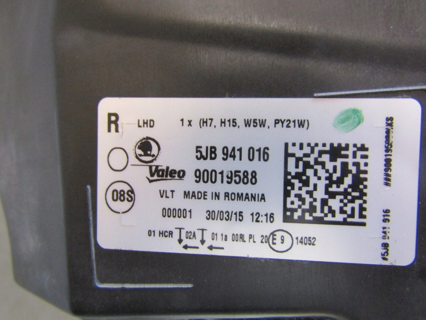 Headlight Skoda Rapid 5JB STANDARD 12-16 RH RIGHT 5JB941016