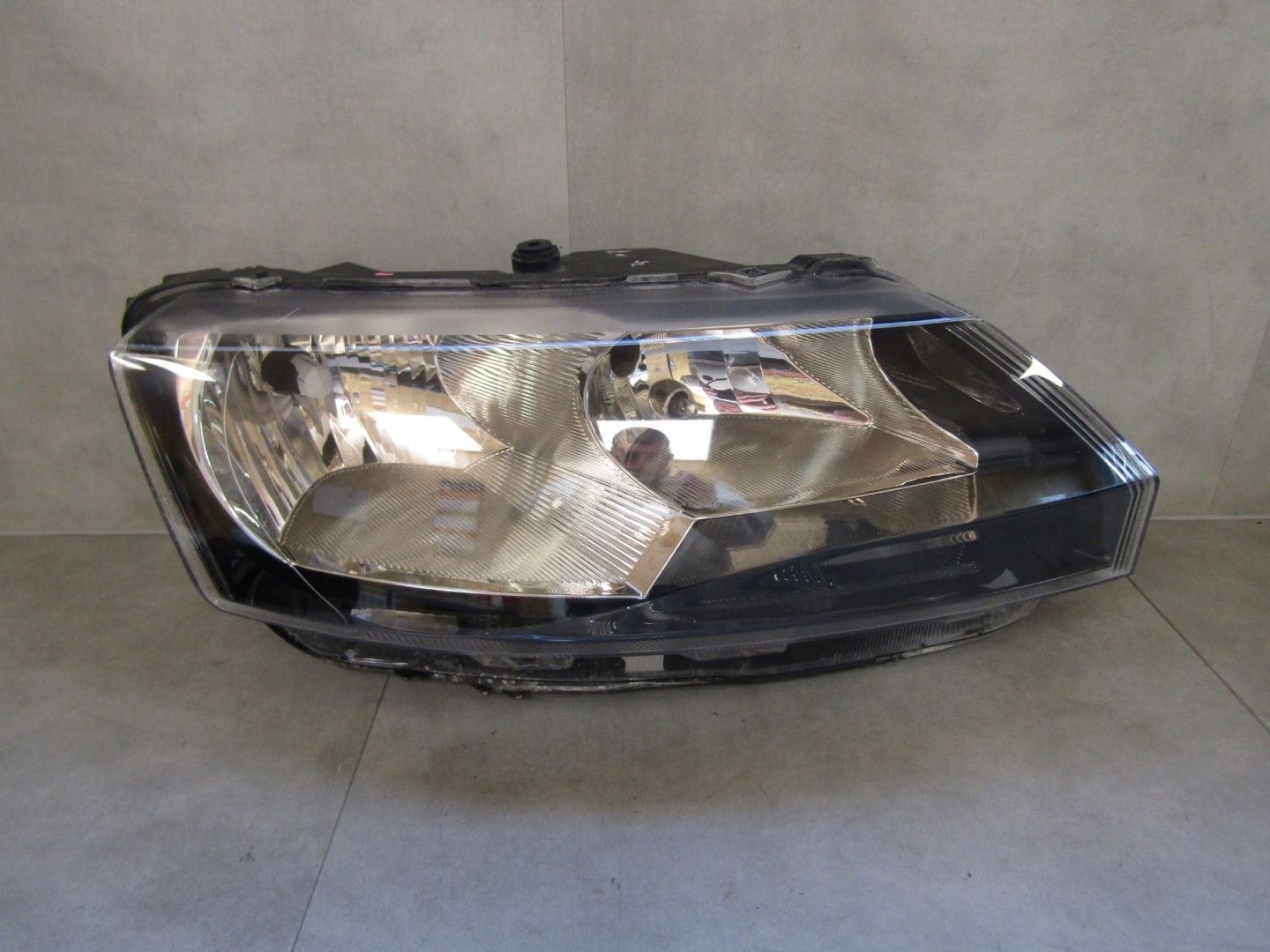 Headlight Skoda Rapid 5JB STANDARD 12-16 RH RIGHT 5JB941016