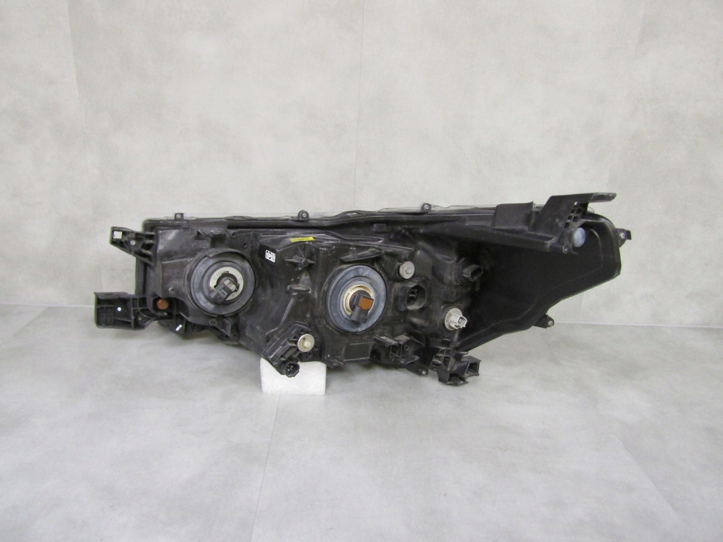 FRONT LAMP TOYOTA HILUX 8 VIII LIFT STANDARD 20- RH