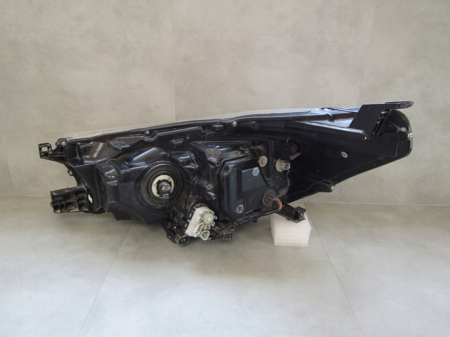 Headlight Toyota Hilux 8 VIII LED LENS 15- RH