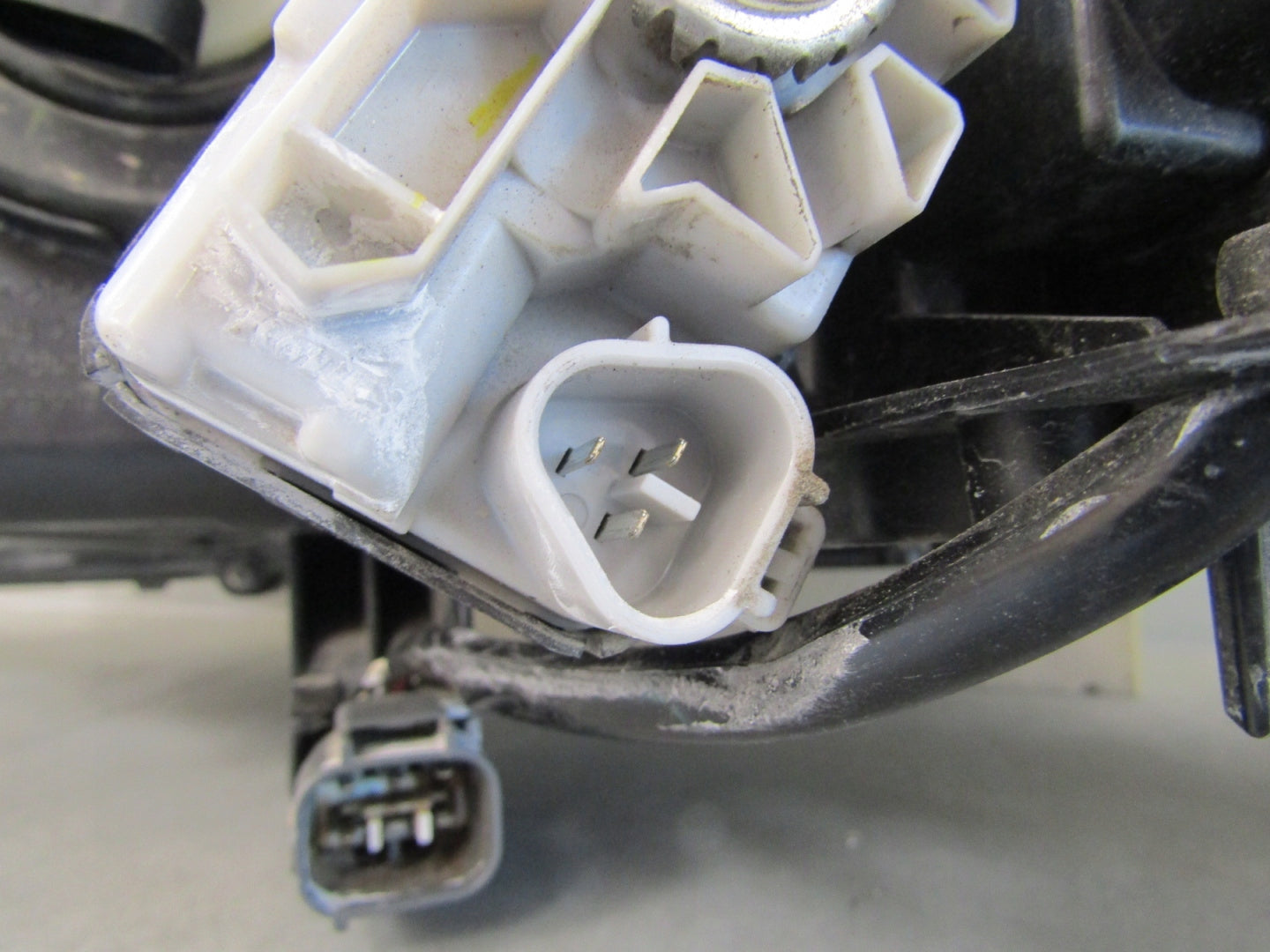 Headlight Toyota Hilux 8 VIII LED LENS 15- RH